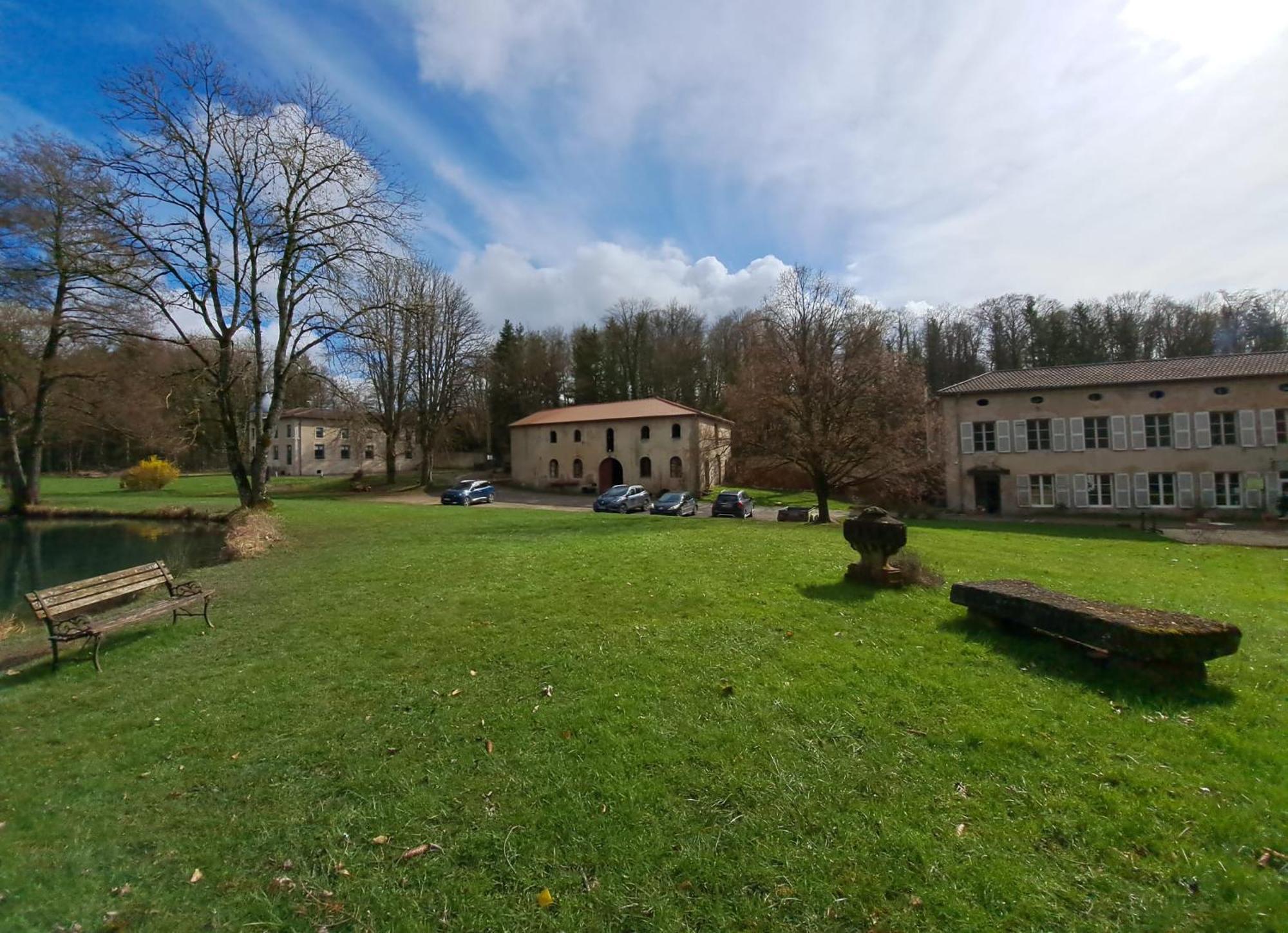 Lodge Hotel De Sommedieue Verdun Dış mekan fotoğraf